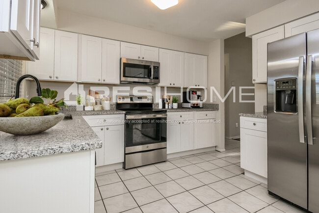 Building Photo - 12026 Molucca Ct