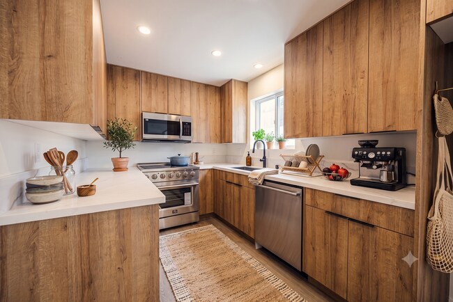 Building Photo - LUXURY in Prime Culver City