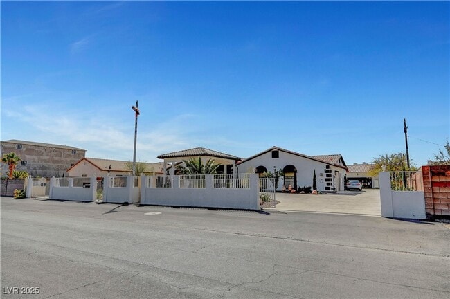 Foto del edificio - 8365 Haven St