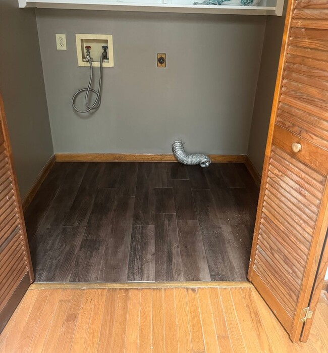 Building Photo - Updated 4 bedroom in Taylors