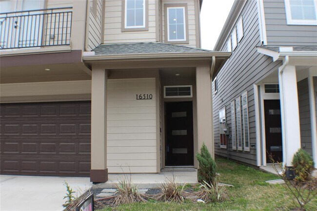 Building Photo - 16510 Oasis Mdw Ln