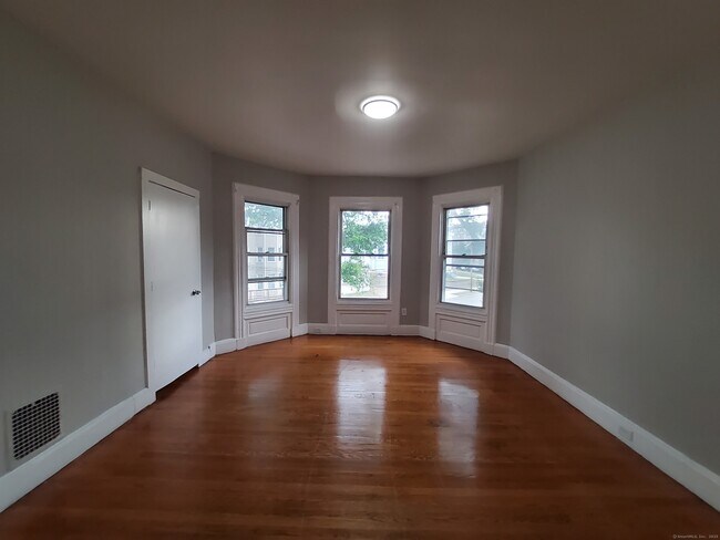 Building Photo - 58 Derby Ave