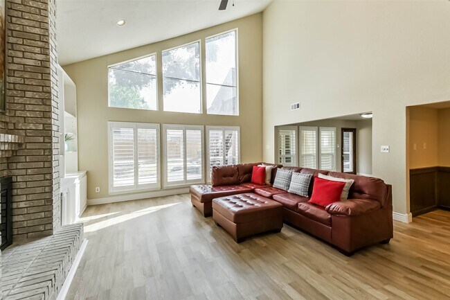 Foto del edificio - 3911 Cherry Forest Dr