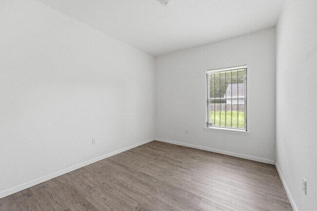 Building Photo - 319 N Carolina St