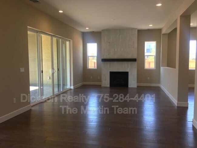 Building Photo - 9520 Clovis Point Dr