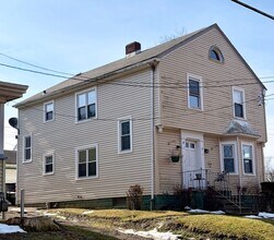 Building Photo - 1652 Roosevelt Ave