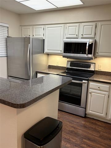 Foto del edificio - 1720 NE Green Oaks Blvd