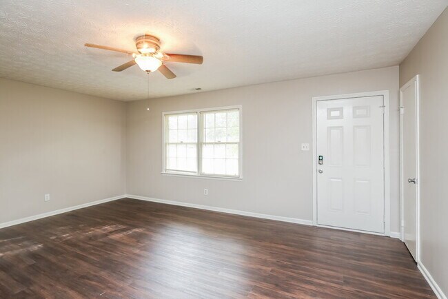 Foto del edificio - 925 Virginia Ct SE