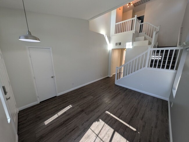 Building Photo - 4622 English Lavender Ave