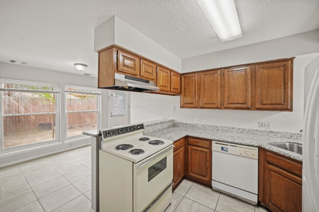 Foto del edificio - 10814 Sugar Hill Dr