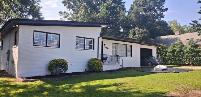 Recién pintado - 805 N 1st Ave