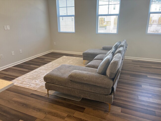 Foto del edificio - Room in Townhome on Hemlock Cone Wy