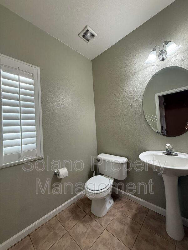 Foto del edificio - 5130 Tawny Lake Pl