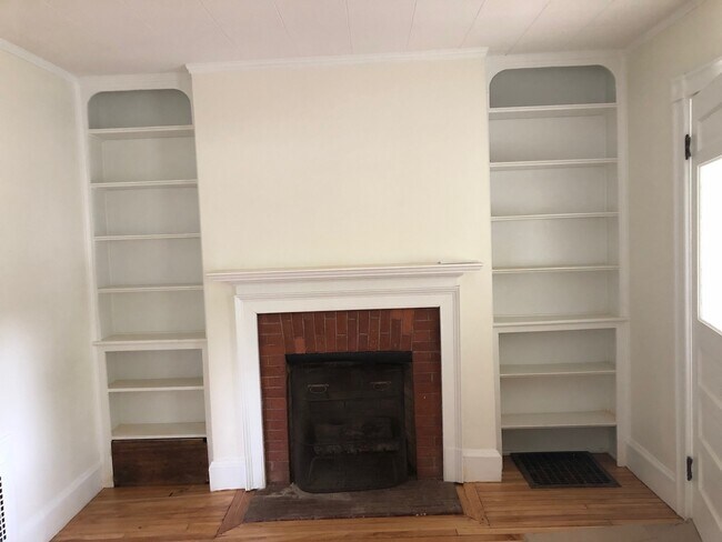 living - 175 Oak St