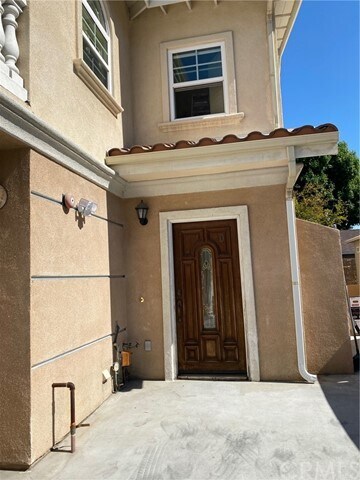 Foto del edificio - 7592 Artesia Blvd