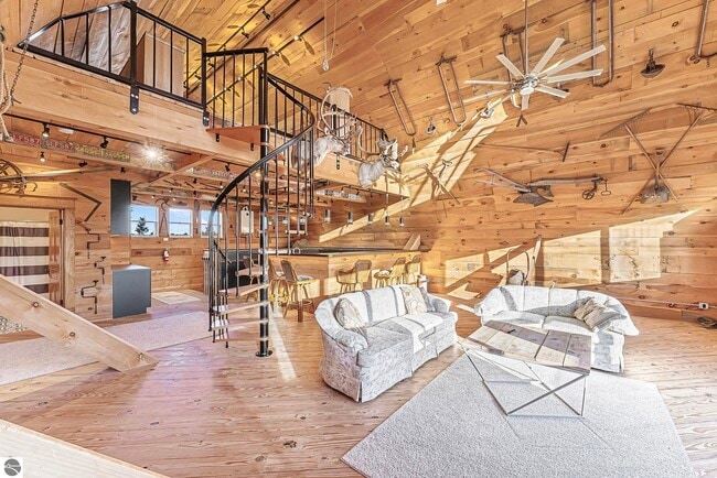 Foto del edificio - 0000 Montague Rd