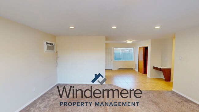 Building Photo - Malcolm 105/107