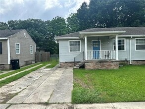 Building Photo - 706 Community St