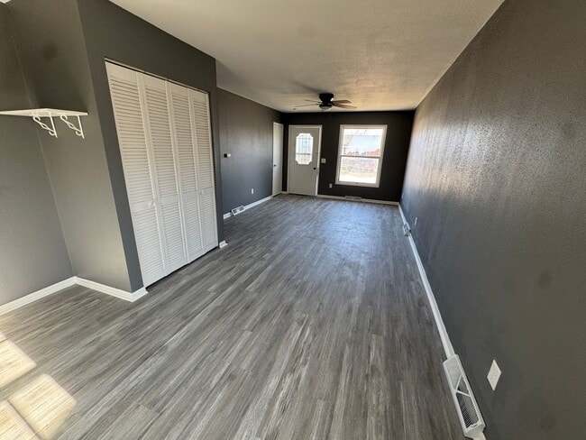 Building Photo - 805-807 9th St