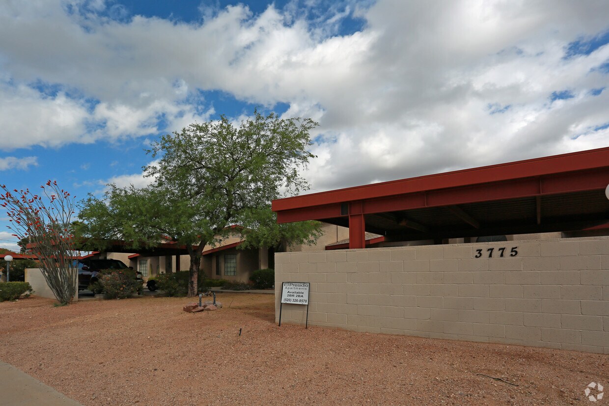 Foto del edificio - 3775 E Presidio Rd