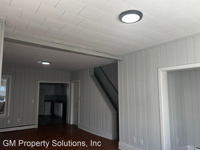 Building Photo - 3 br, 1.5 bath House - 484 N 6th Street