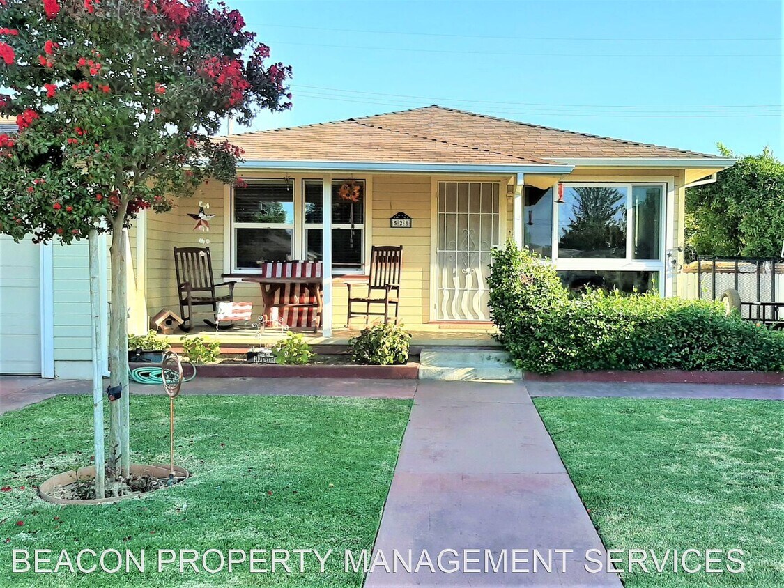 Foto principal - 3 br, 2 bath House - 528 RIBIER AVENUE