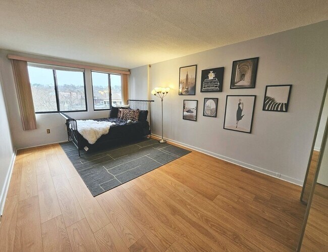 Foto del edificio - 1731 Beacon St