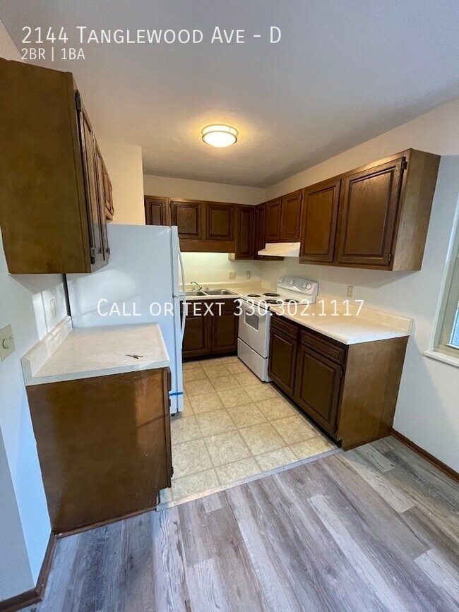 Building Photo - Two bedroom one bathroom apartment for rent