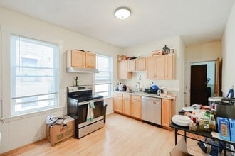 Building Photo - 39 Chester St