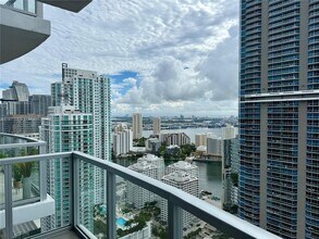 Building Photo - 1060 Brickell Ave