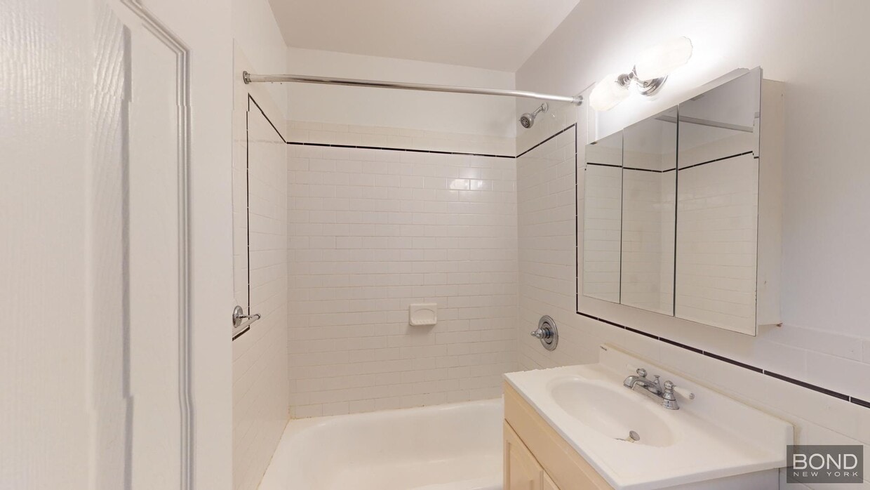 Building Photo - 152-156 East 84th Street
