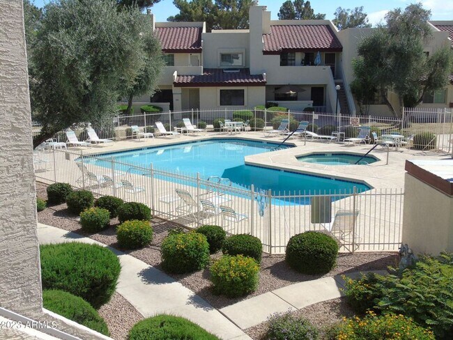 Building Photo - Fantastic 2bdrm condo Union Hills and 19th...