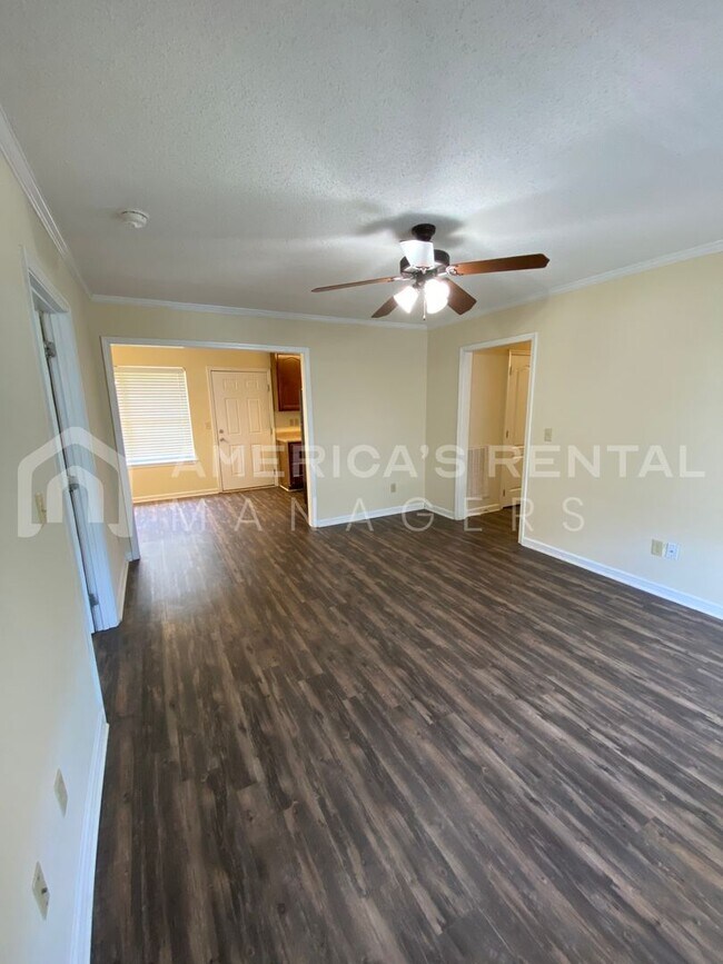 Building Photo - Home Available For Rent in Elrod!$250 GIFT...