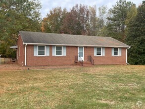 Building Photo - 1949 Reedy Creek Rd