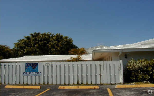 Building Photo - 4701 NE 21st Ave