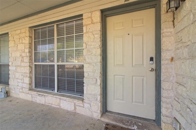 Foto del edificio - 2211 Creekside Ln