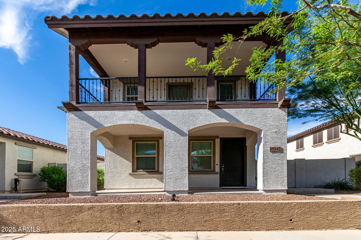 Foto principal - 15142 W Sherman St