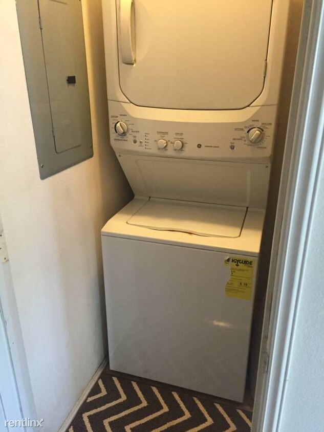 Building Photo - 4250 Folker St