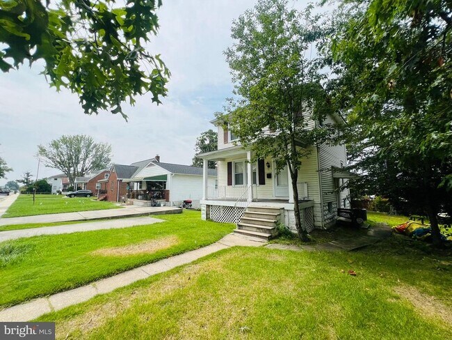 Foto del edificio - 6612 Birchwood Ave