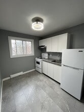 Building Photo - 17 Lockwood St