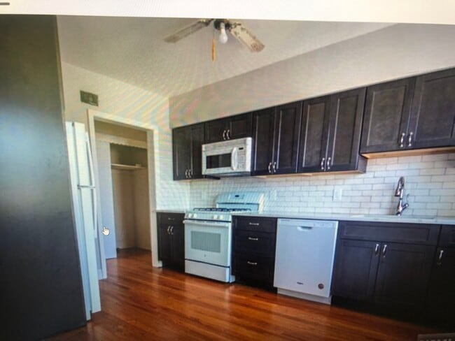 Building Photo - 268 Forest Ave