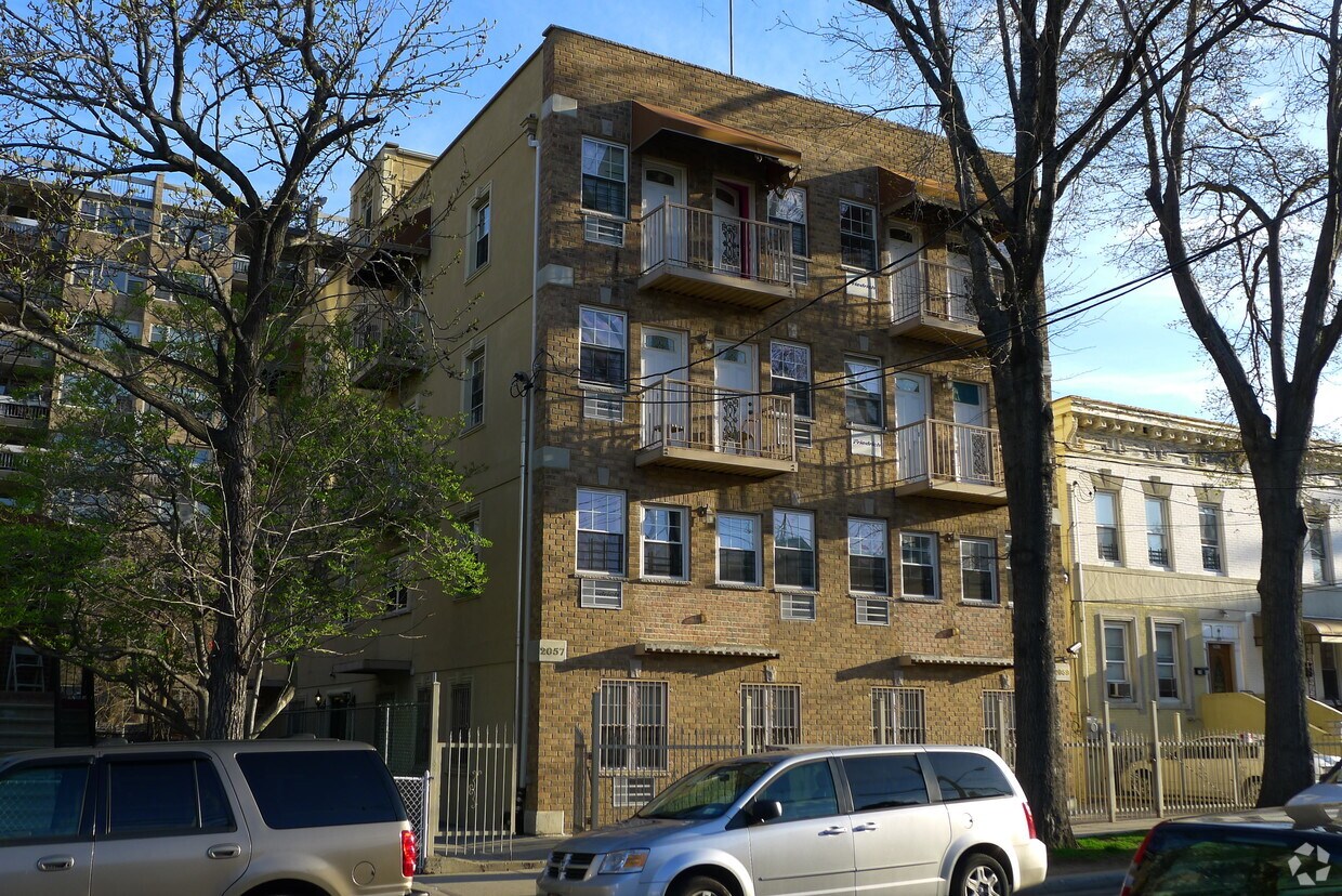 Primary Photo - 2057 Story Ave