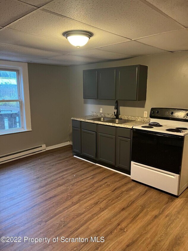 623623 Madison Ave Unit B, Scranton, PA 18510 Room for Rent in Scranton, PA