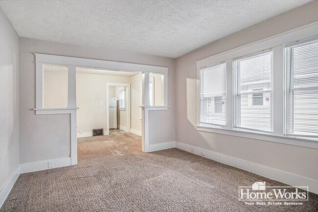 Foto del edificio - 1214 N Adams St