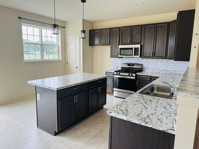 Foto del edificio - Spacious 3BR Townhome in Middletown