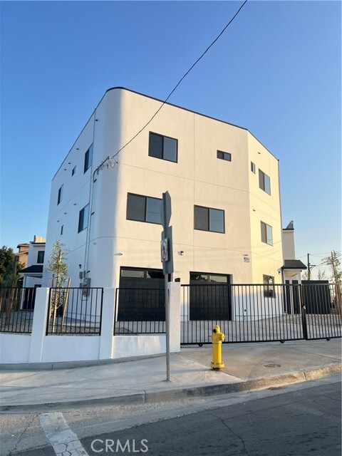 Foto del edificio - 339 N Eastern Ave