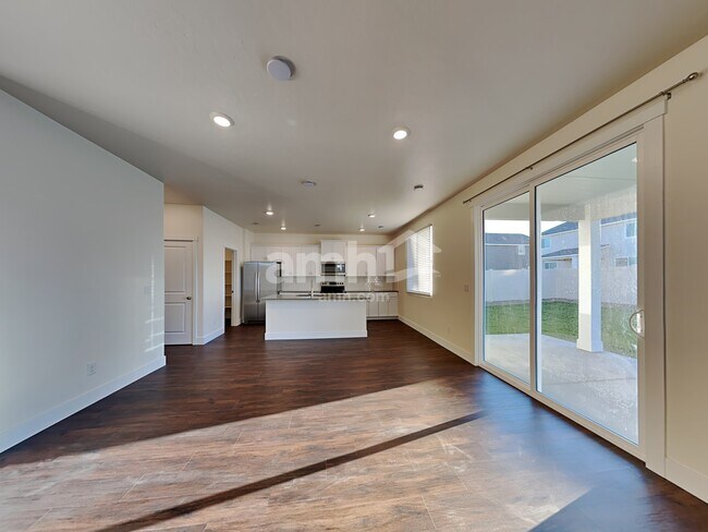 Foto del edificio - 1003 Jillian Ave