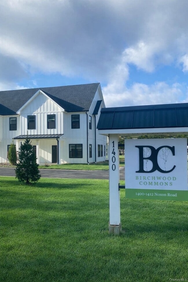 Building Photo - 1412 Noxon Rd