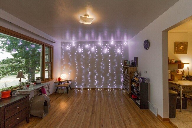 Foto del edificio - 1922 Waterloo Rd