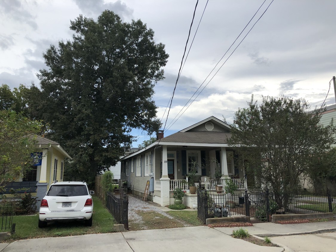119 Girod St, Mandeville, LA 70448 Condo for Rent in Mandeville, LA